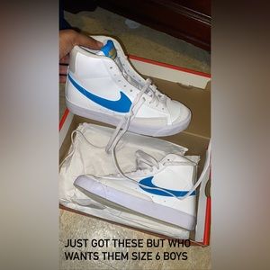 Trailblazers light blue check simple and cute never worn